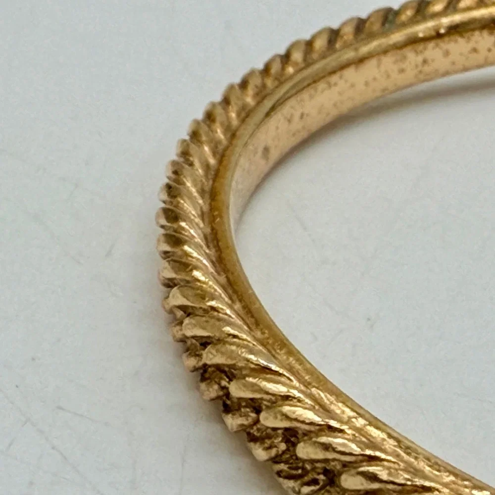 Trifari Vintage Bangle Bracelet Gold Tone Textured Rope Design Good Condition